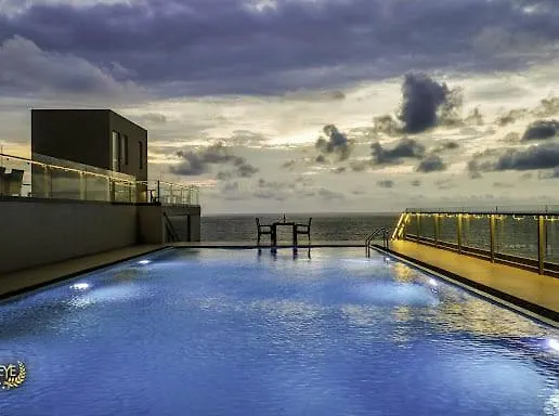 Apartamento Ocean Breeze - Waves Luxury Condo Negombo